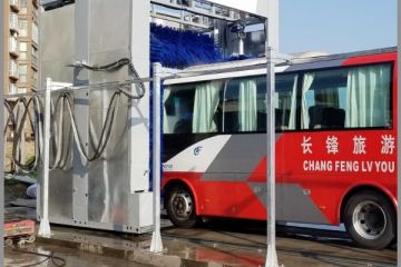 公交站場(chǎng)龍門(mén)架洗車(chē)機(jī)報(bào)價(jià)多少[隆茂鑫晟]